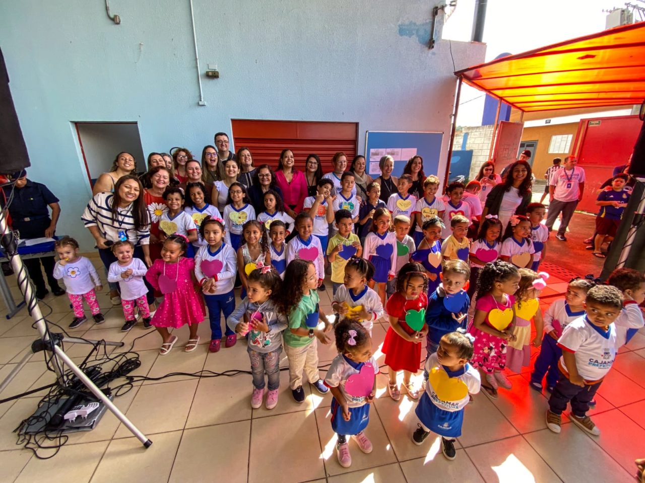 Imagens do evento "Fundo Social nos Bairros", da prefeitura de Cajamar, realizado na Escola Municipal Guilhermina do Couto Oliveira, no bairro São Benedito