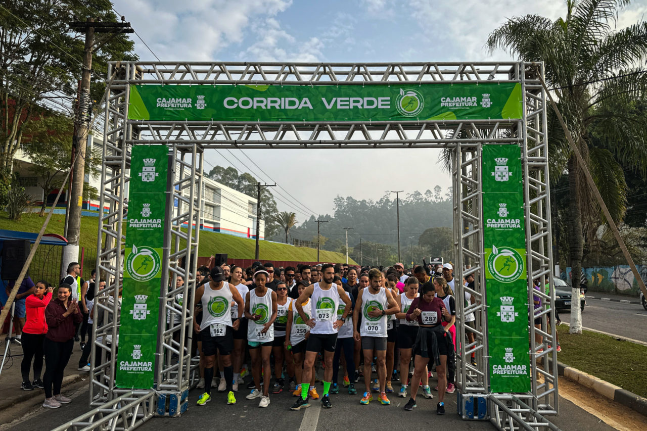 Corredores durante a largada da Corrida Verde de Cajamar