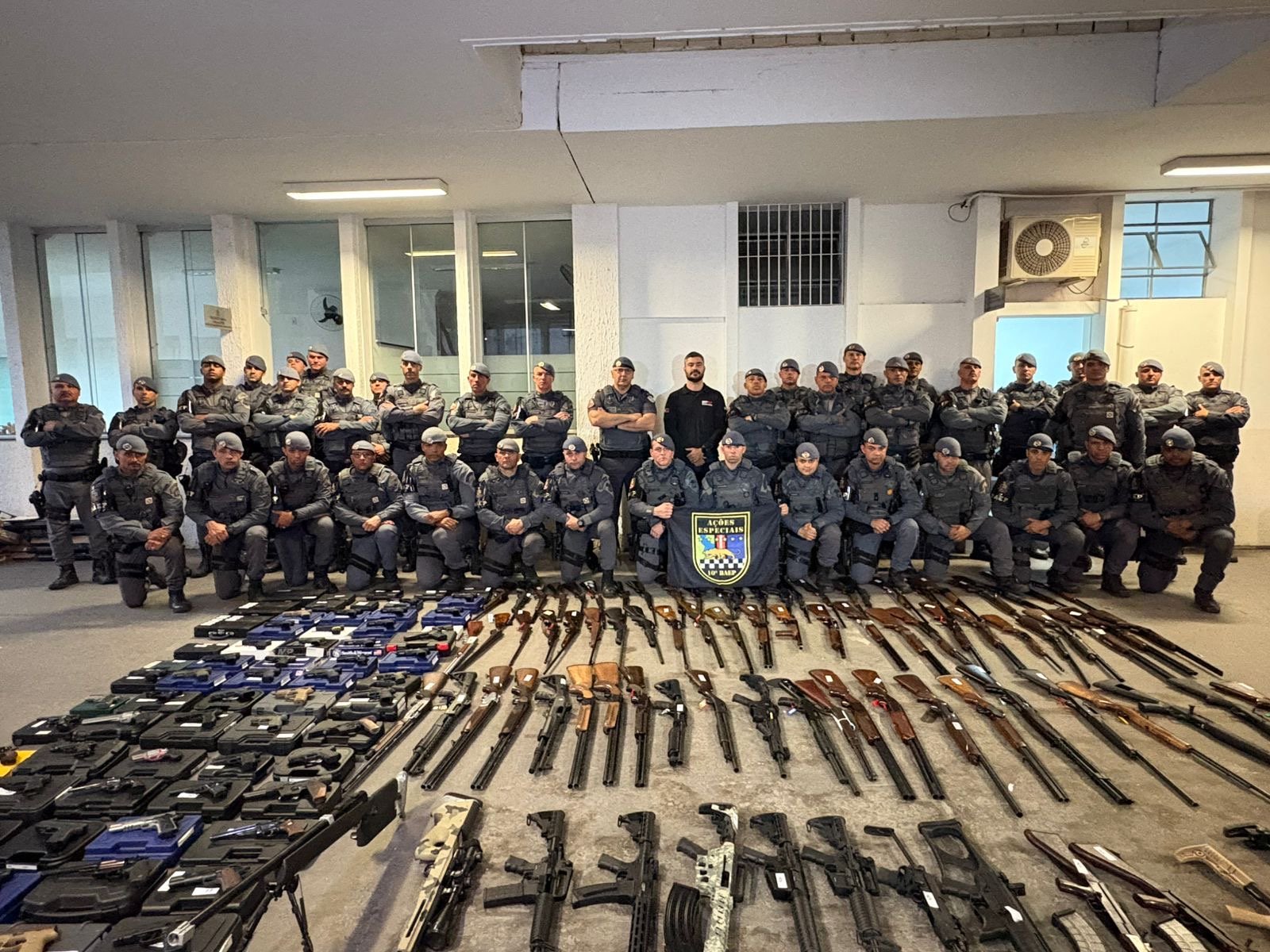 Mais de 180 fuzis, revólveres e pistolas são apreendidos em fábrica de armas ilegais em Atibaia, Americana e Paulínia