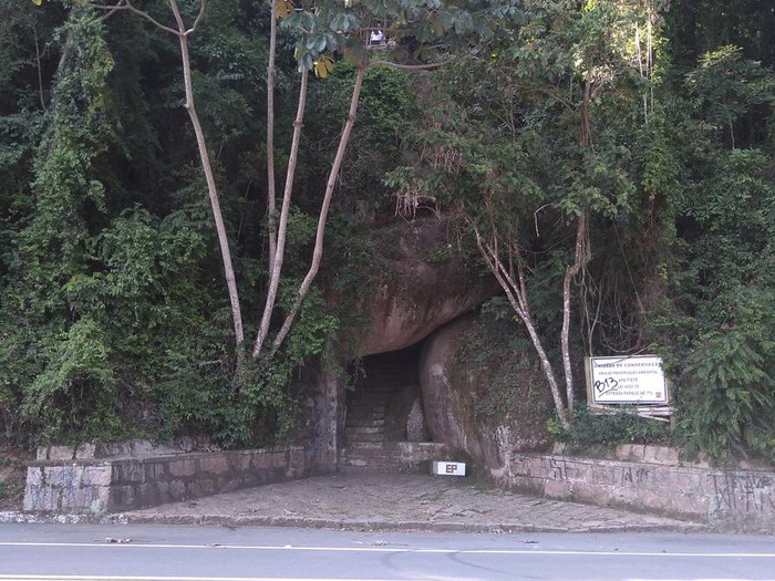 Gruta da estrada Parque, que liga Cabreúva a Itu