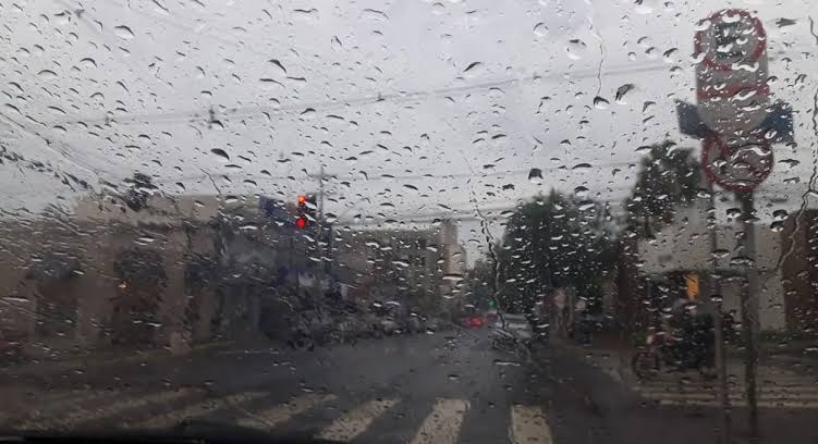 Frente fria e chuva