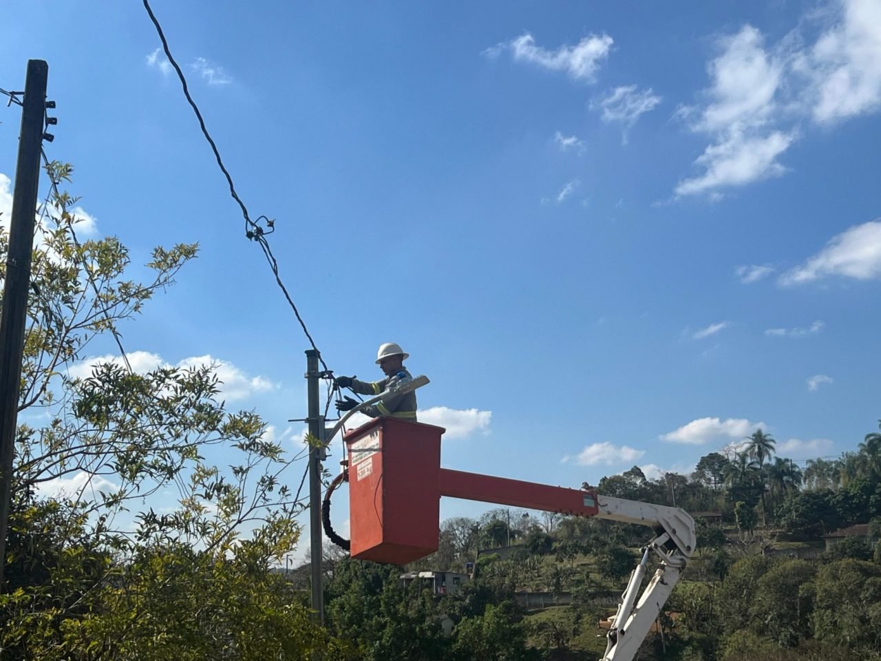 Prefeitura de Cajamar leva iluminação pública 100% em LED ao bairro Ponunduva