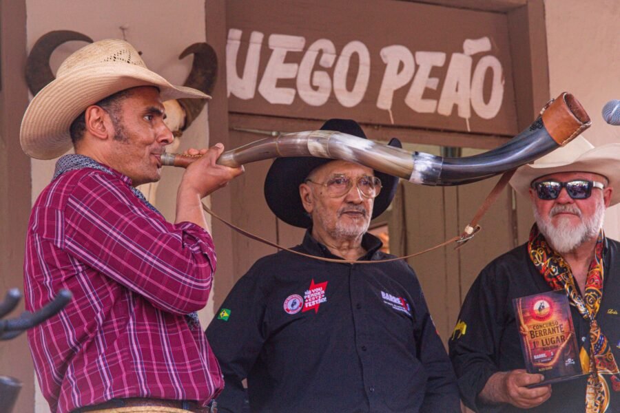 Cajamarense Leandro Soldera é bicampeão no Concurso de Berranteiros de Barretos