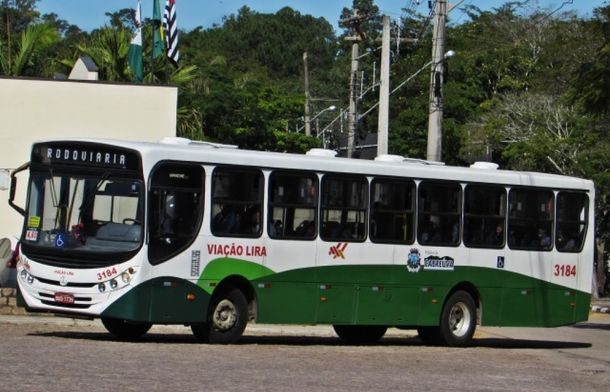 Ônibus da Viação Lira, em Cabreúva