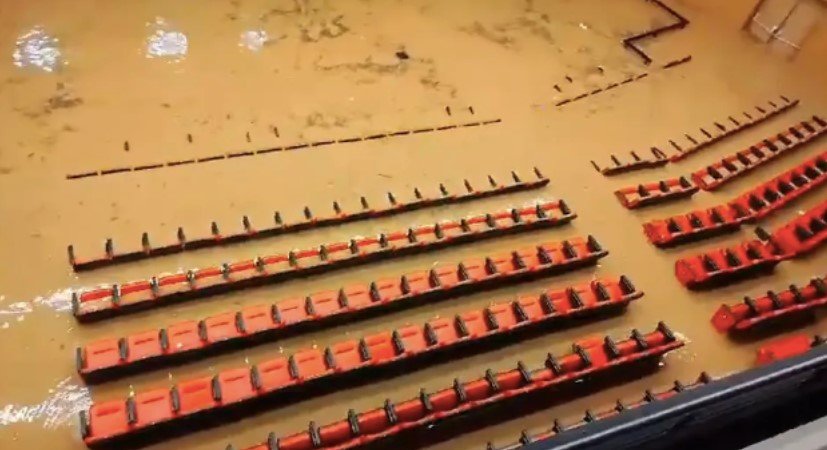 Teatro Municipal de Caieiras tomado pela água em 2023