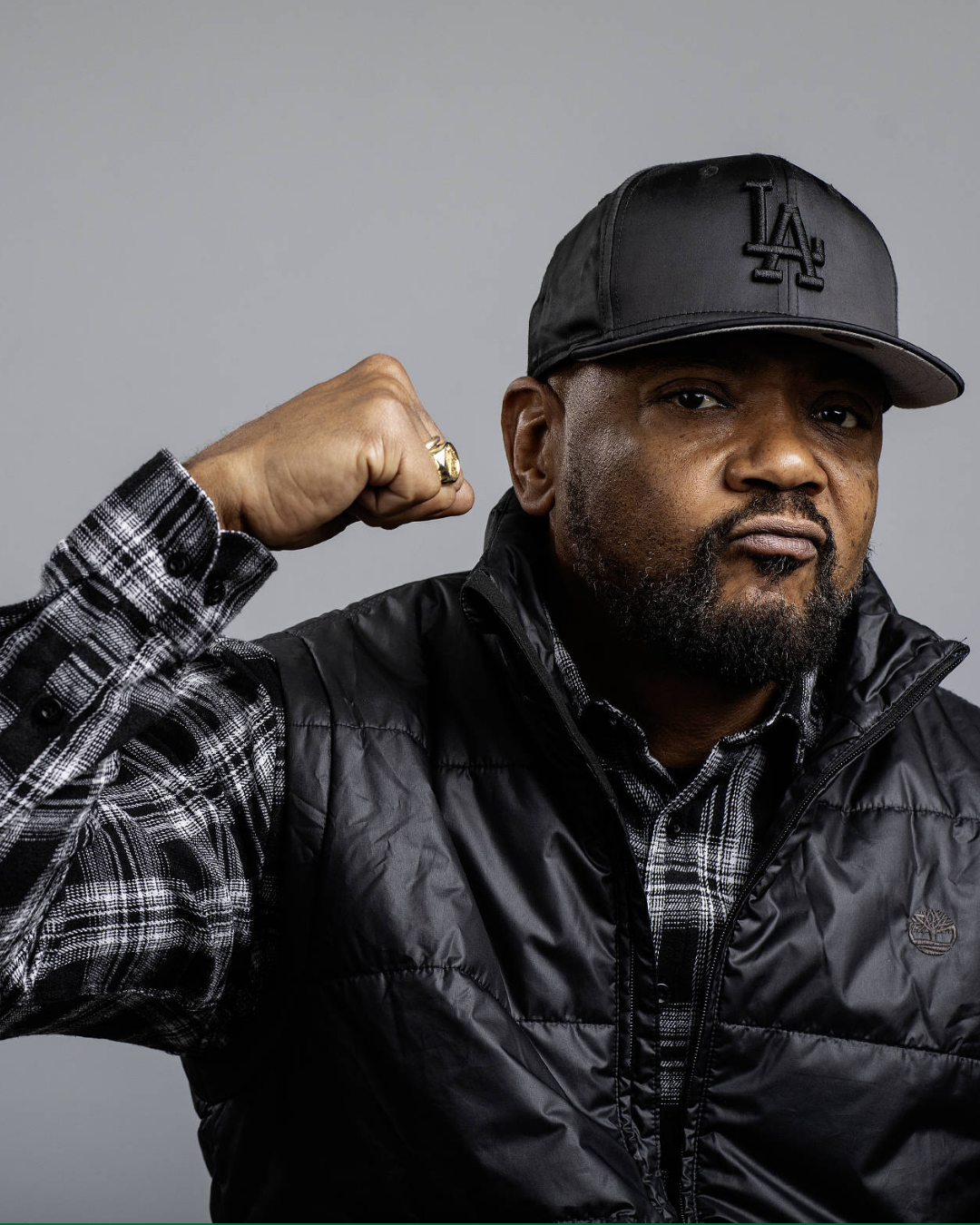 Caieiras recebe show gratuito de Edi Rock no encerramento do projeto “Hip Hop Dando Aula”