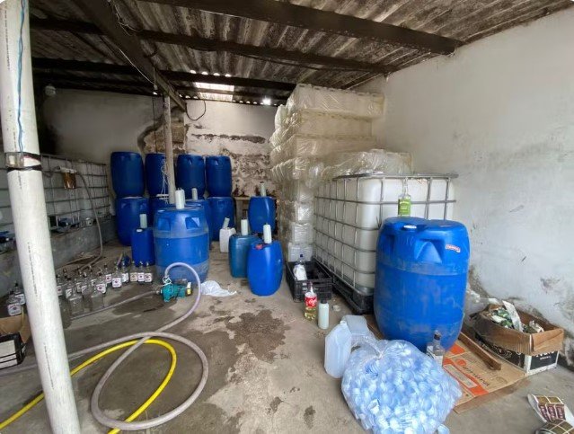 Fábrica clandestina de bebidas alcoólicas é fechada em Jundiaí após denúncias