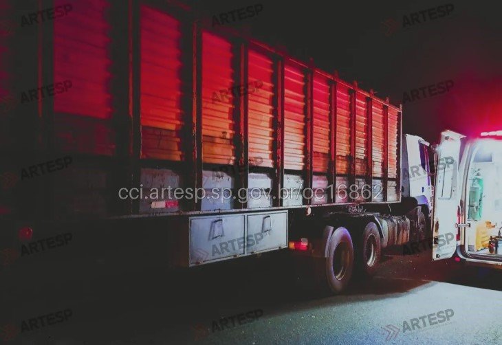 Pedestre morre após ser atropelado por carreta na Rodovia Dom Pedro I, em Atibaia