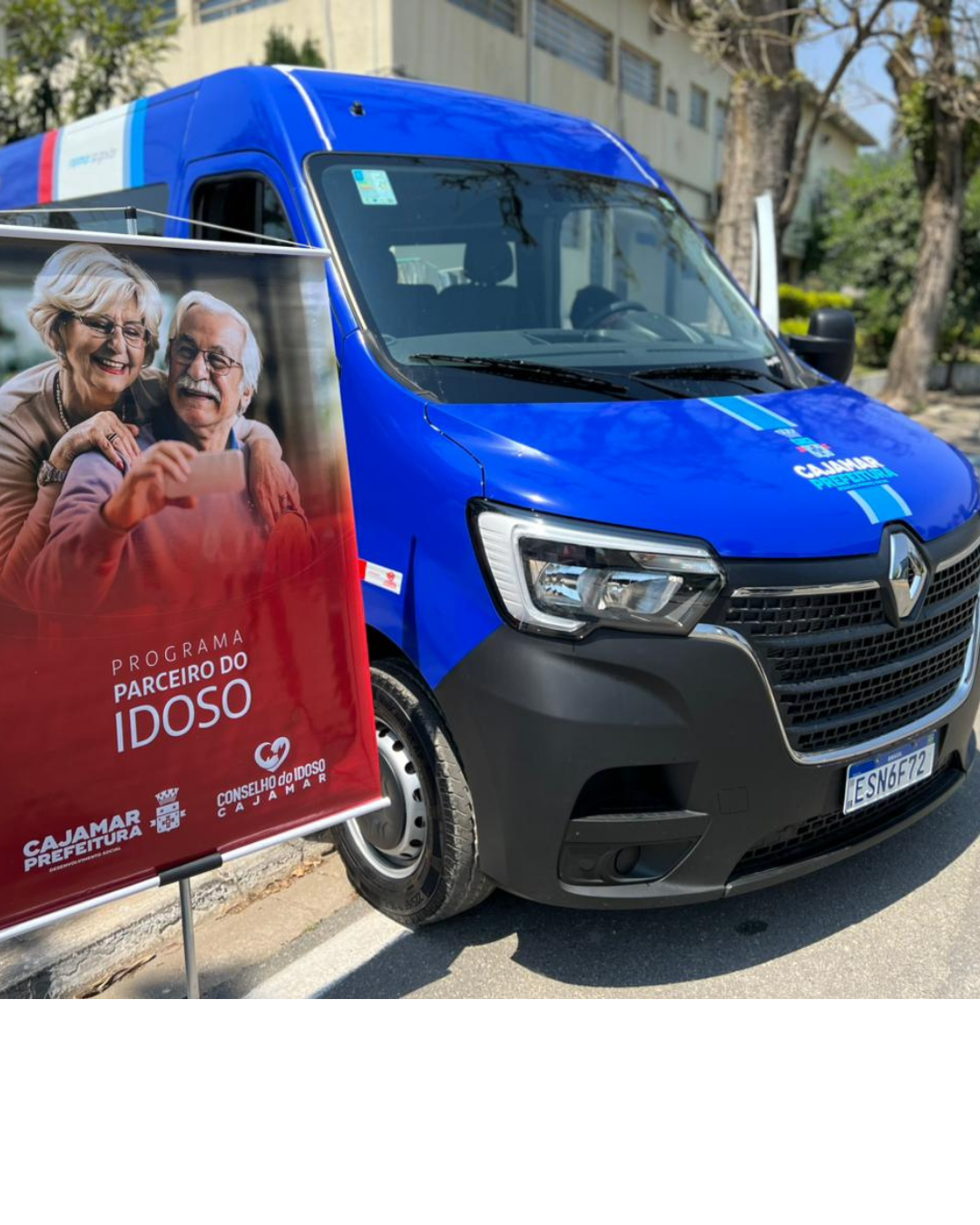 Prefeitura de Cajamar entrega dois veículos novos para fortalecer a rede de atendimento a pessoas idosas