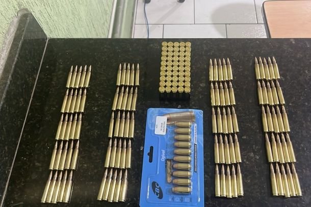 Três pessoas são presas em operação da Polícia Militar nos bairros Jacaré e Bananal, em Cabreúva