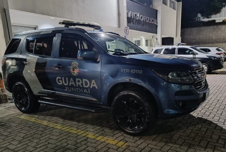 Trio é detido após causar confusão e importunar funcionária em loja de Jundiaí