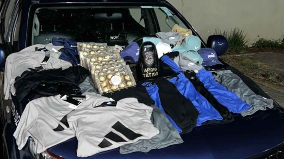 Grupo é preso com roupas e chocolates furtados em shopping de Jundiaí